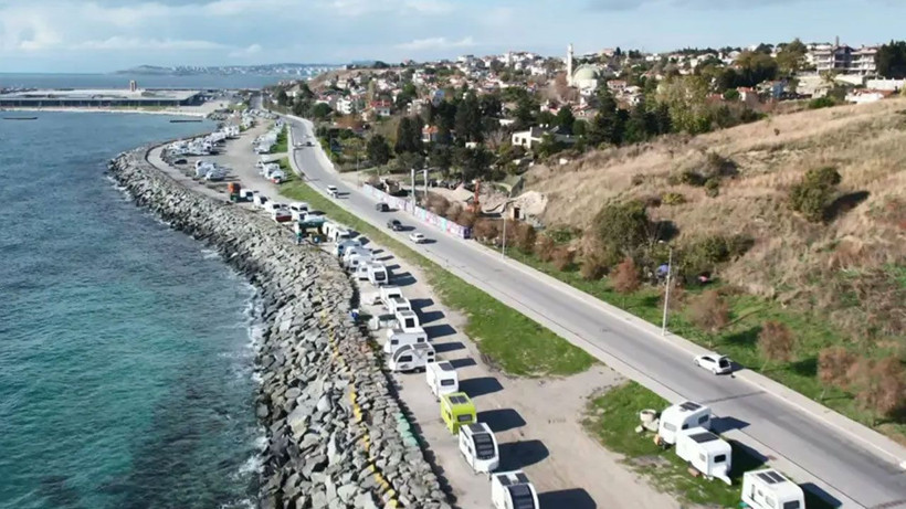 2,5 kilometrelik sahil şeridi karavan parkına döndü! Mahalleliden "kullanamıyoruz" isyanı - Resim: 4