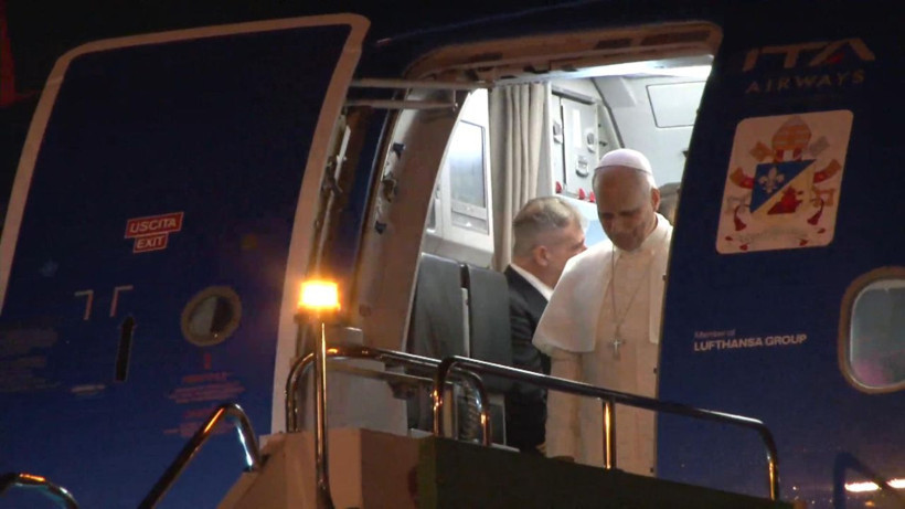 Papa’nın uçağı için teknisyen geldi; yazılım yüklemesi yapılacak - Resim: 2