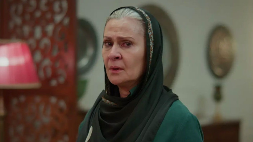 Uzak Şehir dizisinde ortalığı karıştıran sahne; Dizinin hayranları o anları izleyemedi - Resim: 3