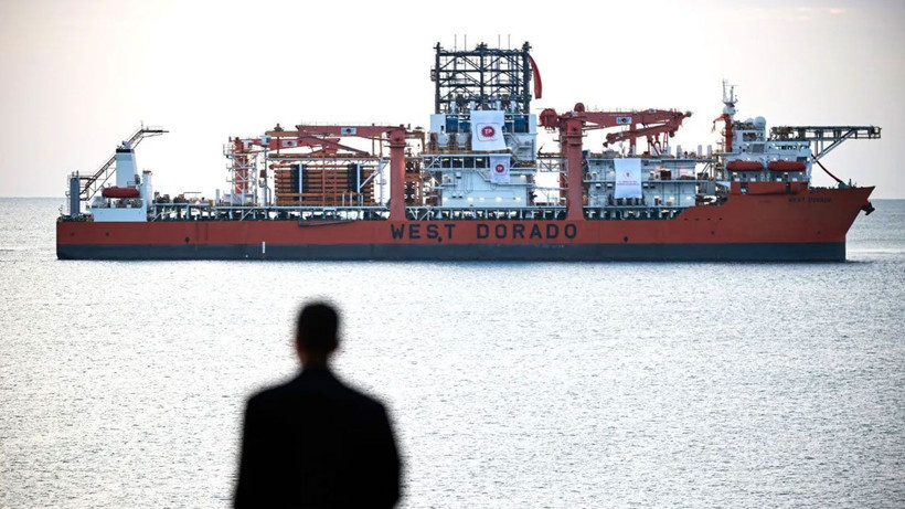 Enerji filosu genişliyor: Türkiye'nin 6. derin sondaj gemisi Mersin'de - Resim: 2