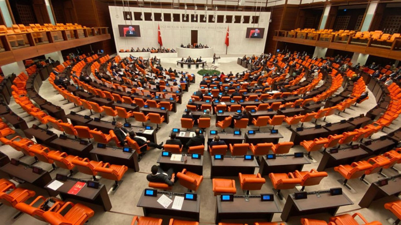 Yeni vergi paketi yürürlüğe girdi: Araç satışına harç, emlak vergisine sınır - Resim: 1