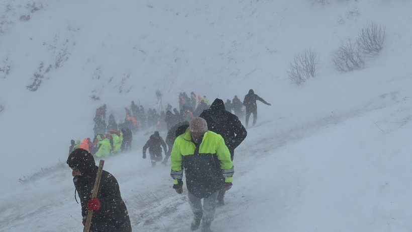 Artvin’de çığ bölgesinde arama çalışmalarına ara verildi - Resim: 2