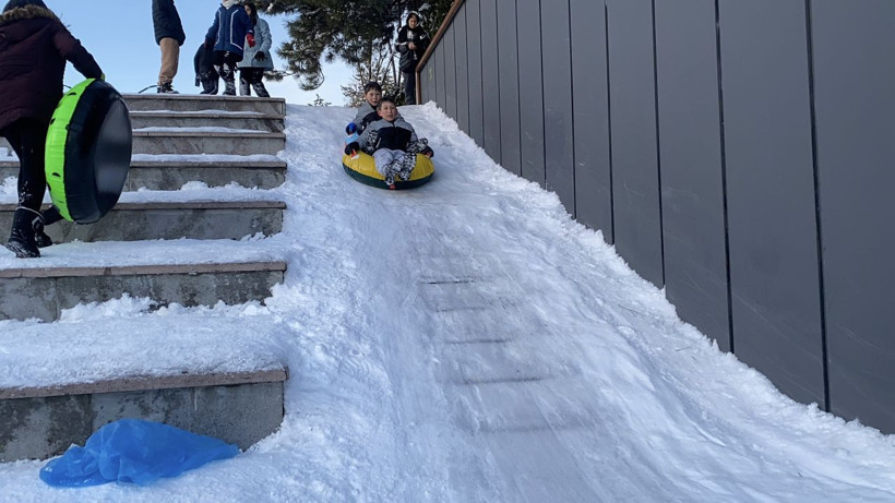 Merdiven değil kayak pisti: Bolulu miniklerin kayak eğlencesi - Resim: 3