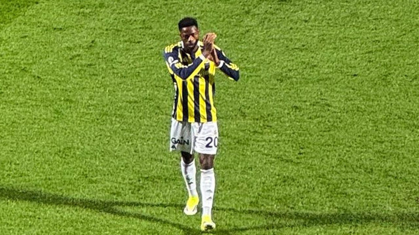 Fenerbahçe'de büyük deprem yaşanıyor! Yeni transfer oyuna devam edemedi - Resim: 1