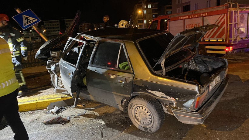 Çorum’da iki otomobil çarpıştı: 4 yaralı - Resim: 2