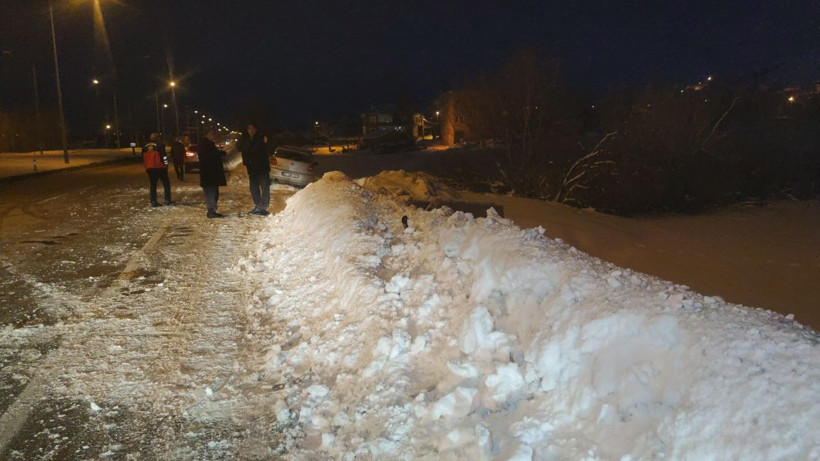 Van'da trafik kazası: 3 yaralı - Resim: 3