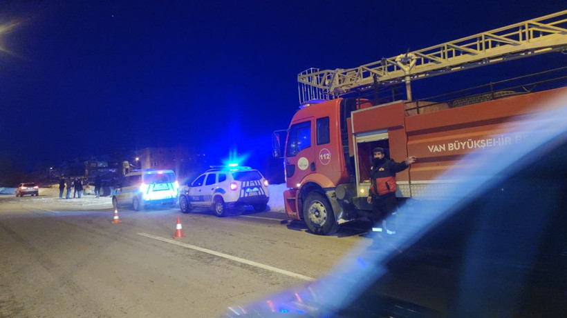 Van'da trafik kazası: 3 yaralı - Resim: 1