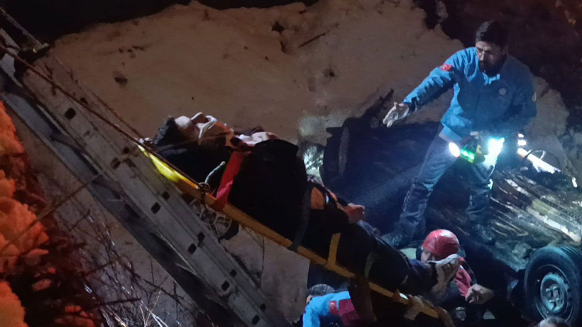 Kahramanmaraş’ta otomobil köprüden uçtu! 1’i ağır 4 kişi yaralandı - Resim: 4