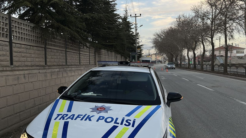 Konya'da motosiklet otobüs durağına çarptı: 1 ölü - Resim: 2