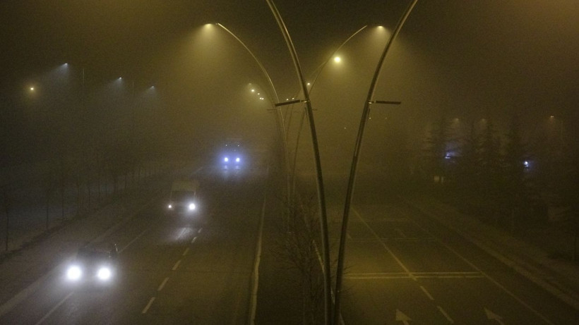 Çankırı'da etkili olan sis görüş mesafesini 50 metreye düşürdü - Resim: 1