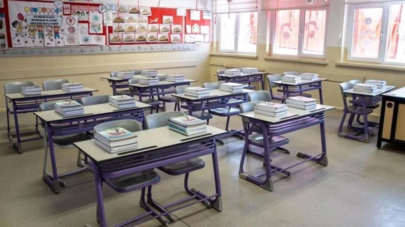 Okulların açıldığı gün öğrencilere müjde geldi! İki tatil birleşiyor - Resim: 1