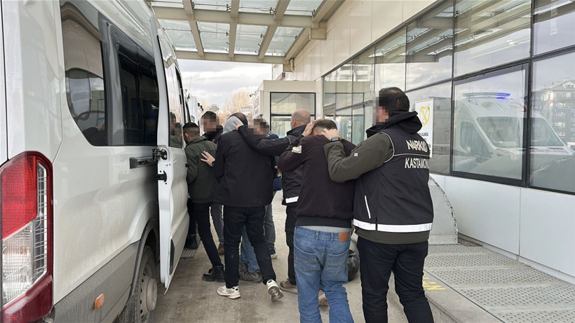 Kastamonu’da 11 bin sentetik ecza hapı ele geçirildi - Resim: 4