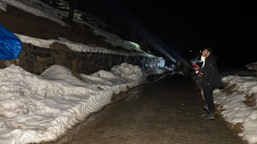 Şırnak’ta dev kayalar köye düştü, 30 hayvan telef oldu - Resim: 4