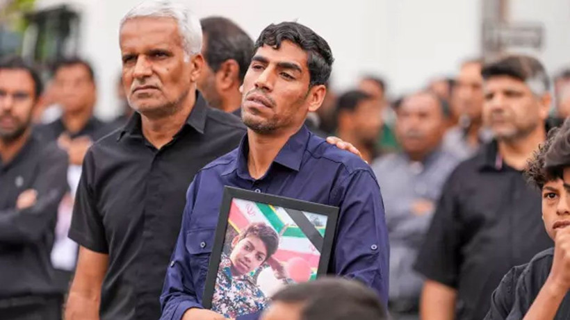 En büyüğü 12 yaşındaydı! 153 çocuğun cenazesinde acı sel olup aktı - Resim: 4