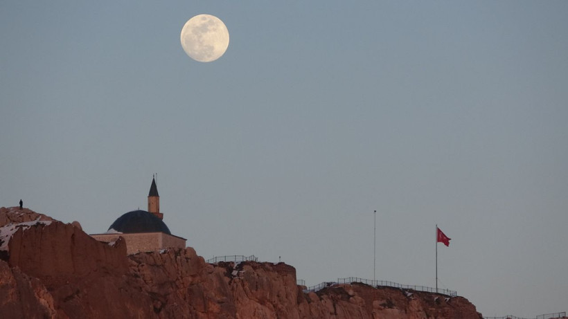 Van'da tarih ile dolunayın buluşması görsel şölen sundu - Resim: 3