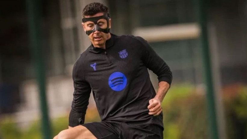 Robert Lewandowski antrenmana maskeyle çıktı - Resim: 1