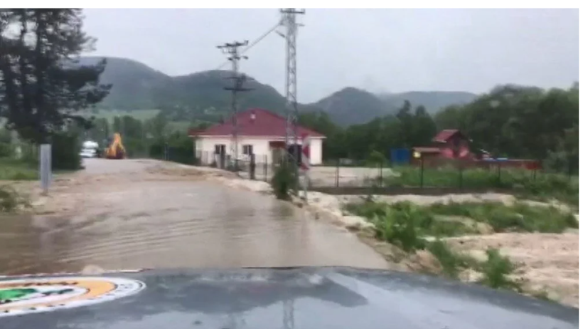 Kastamonu'da sel tehlikesi: "Üst katlara çıkın ya da evleri boşaltın" - Resim: 3