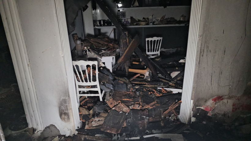 Ahırda çıkan yangın, 2 ev ve depoya sıçradı; 80 küçükbaş öldü - Resim: 3