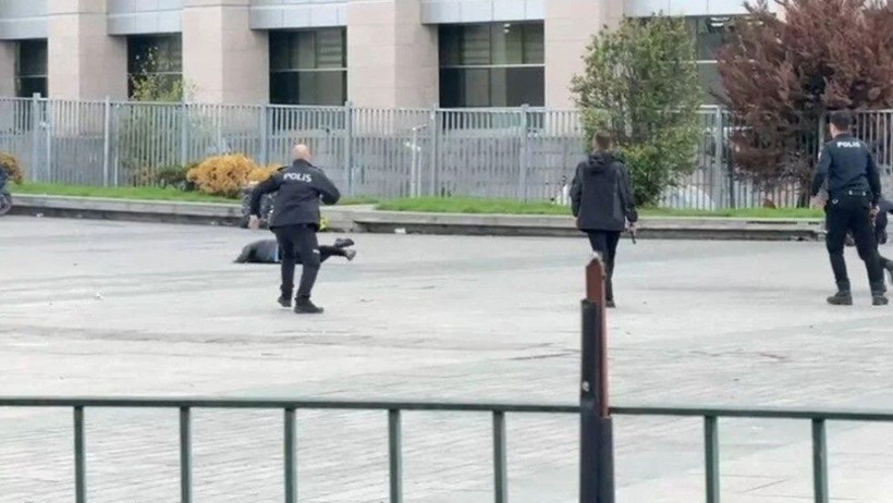 Çağlayan'da hareketli anlar: Adliyenin önünde başına silah dayadı - Resim: 4