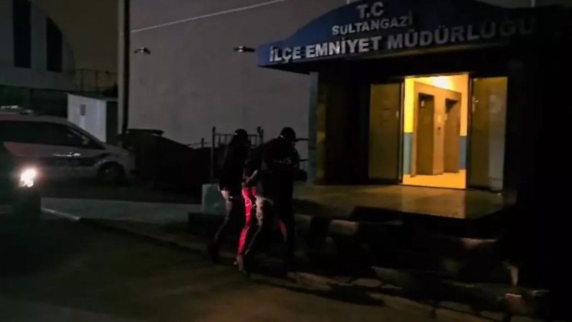 Eline pompalıyı aldı, pijamasıyla dehşet saçtı! Evine geri döndü ama... - Resim: 3