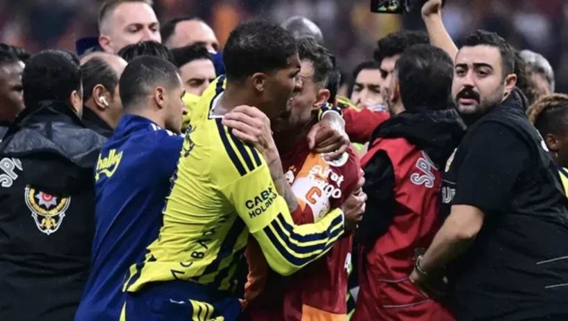 Derbide kavga eden futbolcular kaç maç ceza alacak? Ağır faturalar yolda - Fotoğraf: 5