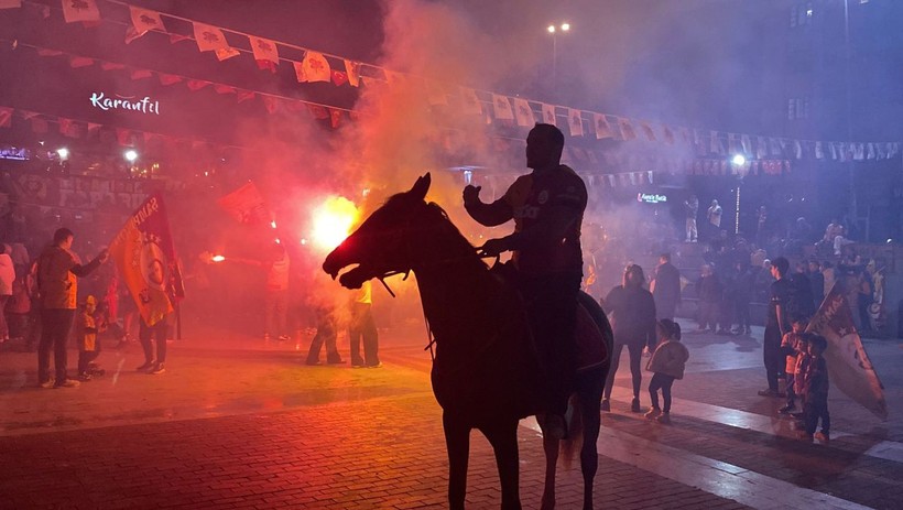 Karabük'te şampiyonluğu at binerek kutladılar - Resim: 1