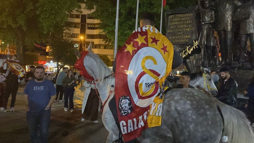Karabük'te şampiyonluğu at binerek kutladılar - Resim: 4