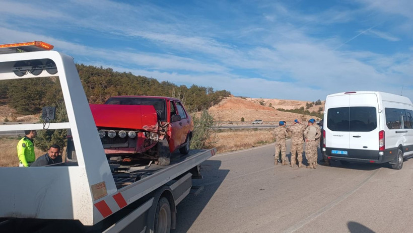 Kırıkkale’de 3 aracın karıştığı kazada 4 kişi yaralandı - Resim: 3