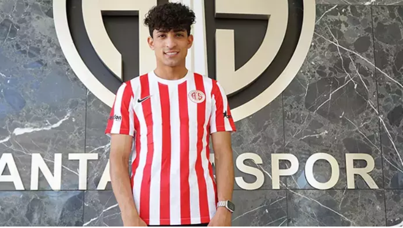 Süper Lig'de biten tüm transferler listesi; İşte yaz transfer dönemine damga vuran isimler - Fotoğraf: 134