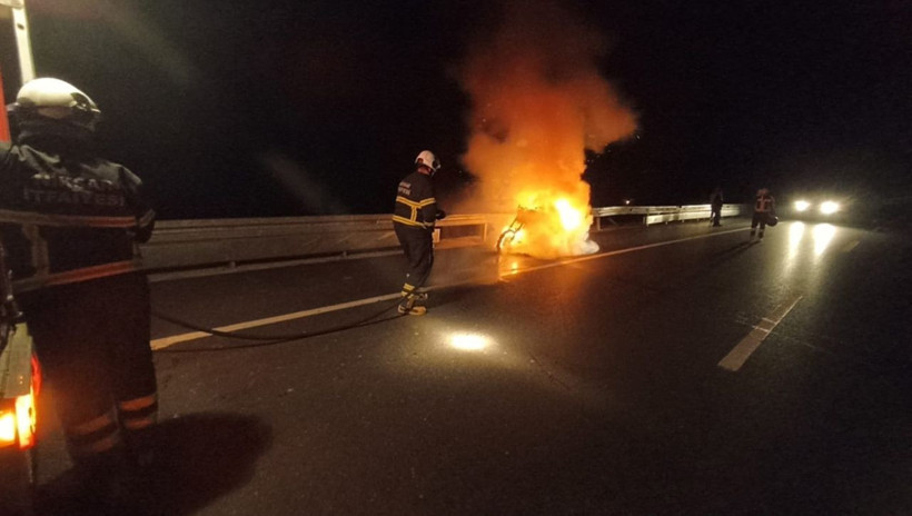 Tokat'ta seyir halindeki motosiklet alev aldı - Resim: 2