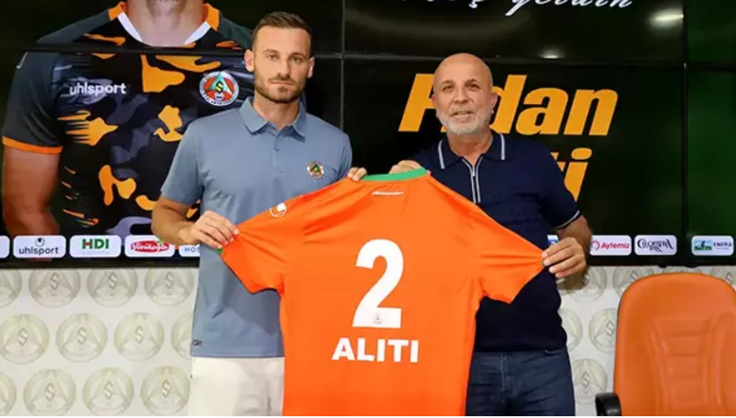 Süper Lig'de biten tüm transferler listesi; İşte yaz transfer dönemine damga vuran isimler - Fotoğraf: 122