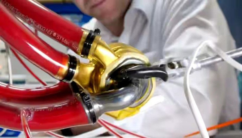 Tamamen mekanik bir kalp, ilk kez bir insana takıldı - Resim: 1