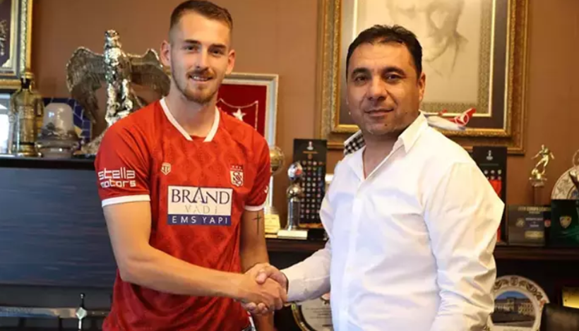 Süper Lig'de biten tüm transferler listesi; İşte yaz transfer dönemine damga vuran isimler - Fotoğraf: 60