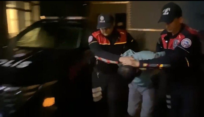 Sarıyer'de uyuşturucu serasına çevrilen eve baskın - Resim: 3