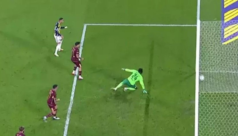 Fenerbahçe-Trabzonspor maçında yeni skandal! 'Hakem 12 kart hatası yaptı' - Resim: 4