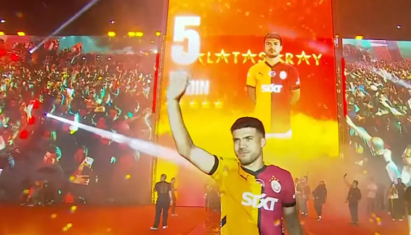 Galatasaray, 25. şampiyonluk kupasını aldı! Yenikapı'da taraftar rekoru kırıldı - Fotoğraf: 16