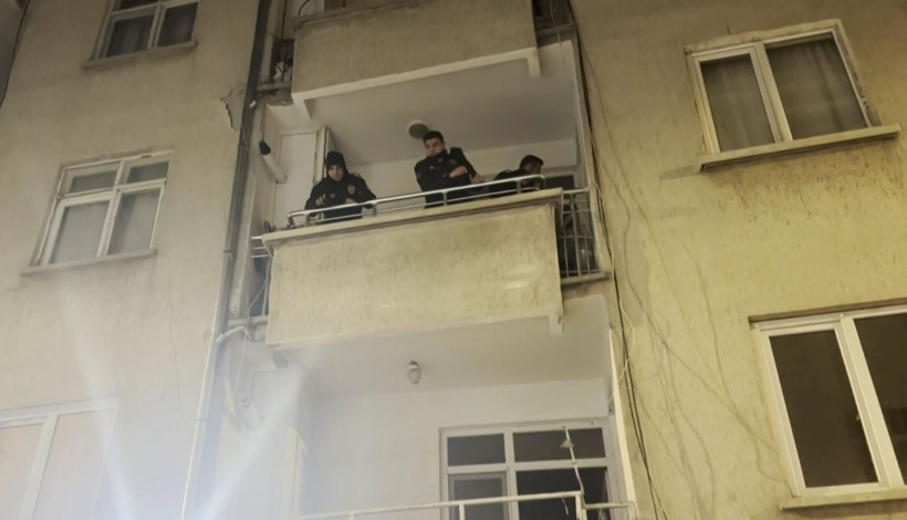 Üçüncü kattan ikinci katın balkonuna düşen çocuk ağır yaralandı - Resim: 2