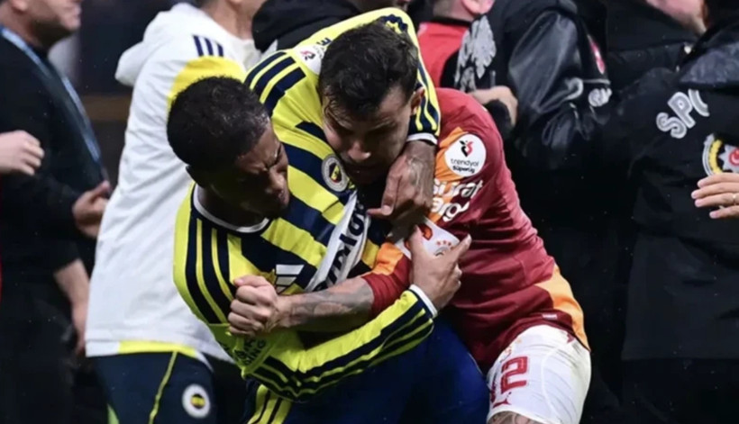 Derbide kavga eden futbolcular kaç maç ceza alacak? Ağır faturalar yolda - Fotoğraf: 3