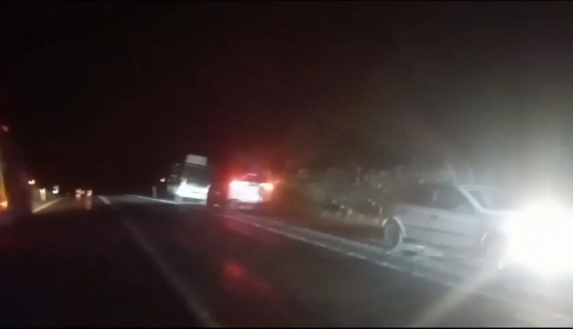 Mardin'de yolcu minibüsü ile hafif ticari araç çarpıştı - Resim: 3