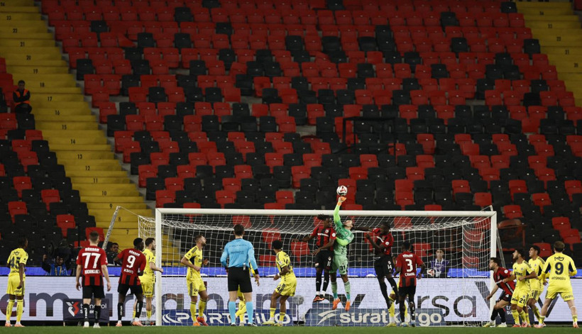 Tedesco Fenerbahçe’yi uçurdu! Kadro sabit, oyun değişti, galibiyetler geldi - Resim: 4