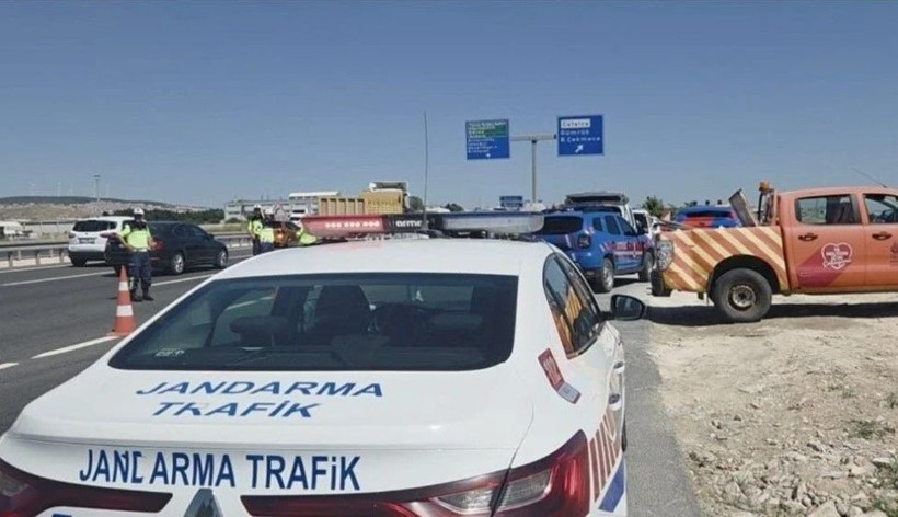 Çatalca'da feci kaza: Astsubay hayatını kaybetti, iki uzman çavuş yaralandı - Resim: 1
