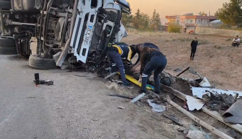Mardin'de TIR ile otomobil çarpıştı: 1 ölü, 2 yaralı - Resim: 3