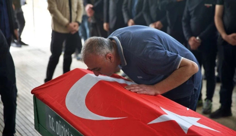 Kahramanmaraş okul katliamına ağlıyor! 9 öğrenci ve öğretmenin cenazesi kahretti... En zor veda! Gözyaşları sel oldu - Fotoğraf: 8