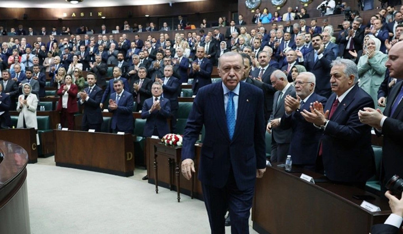 AK Parti grup toplantısı ünlü iş kadını da katıldı; Tüm gözler ona çevrildi - Resim: 1