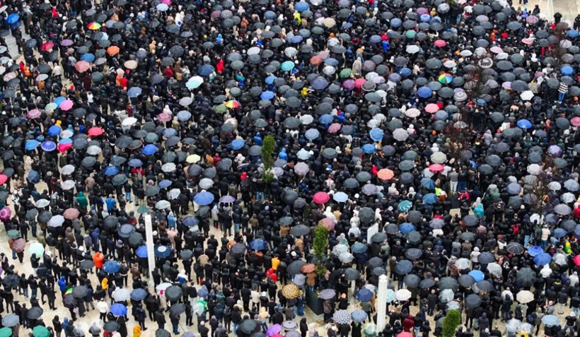 Ferdi Tayfur’un tabutu başında kavga: "O buraya gelmeyecek!" - Resim: 3