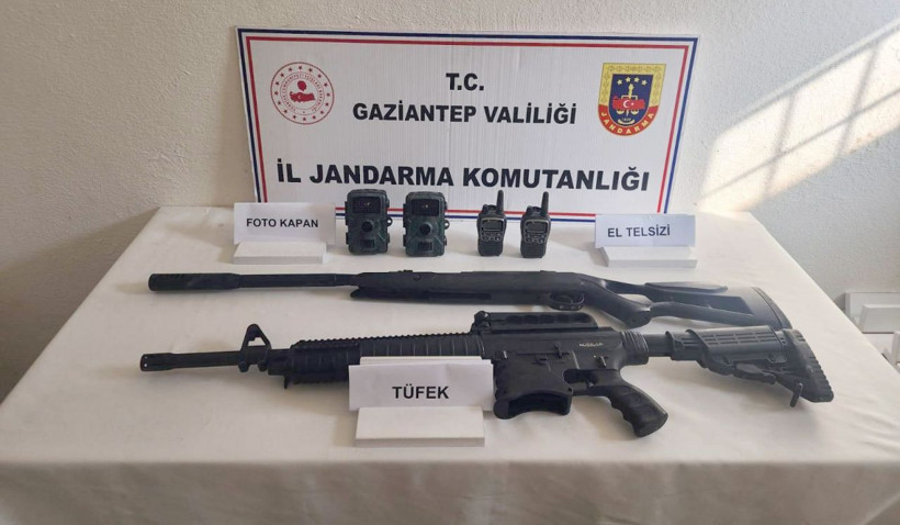 Maden sahasında patlayıcı ile kaçak kazı yapan 5 kişi yakalandı - Resim: 1