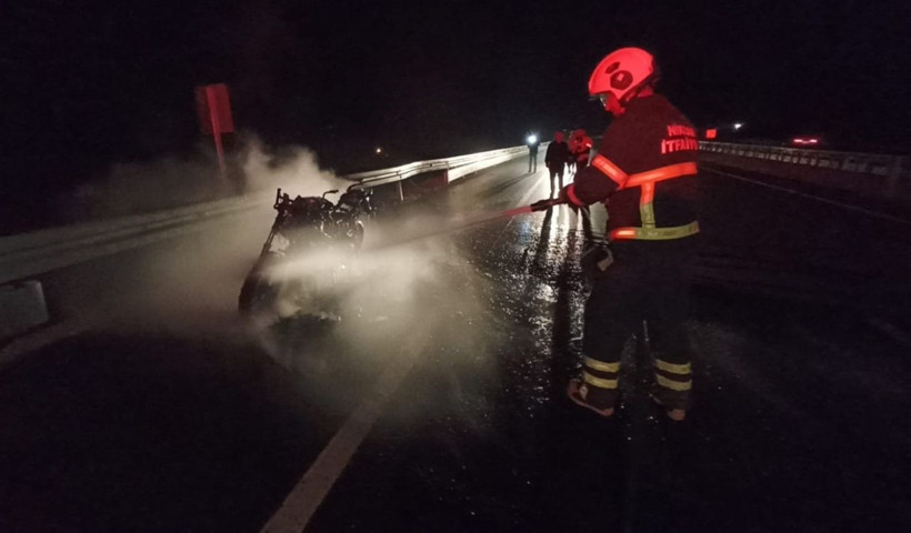 Tokat'ta seyir halindeki motosiklet alev aldı - Resim: 3