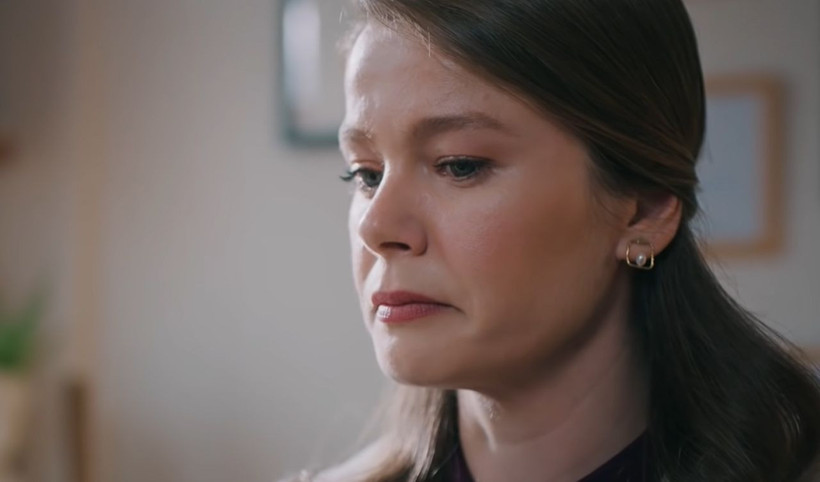 Burcu Biricik eskiden bakın ne iş yapıyormuş; Oyunculuk aşkı ağır basınca bıraktı - Resim: 1