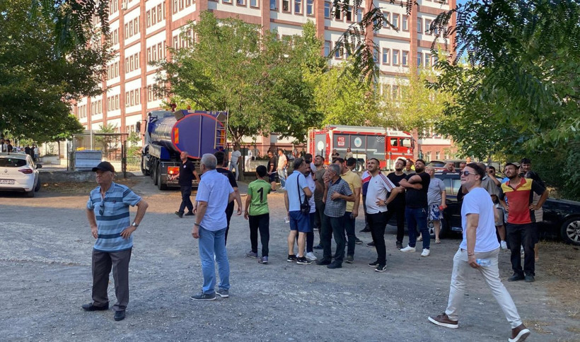 Tekirdağ'da 8 katlı apartman çatısında yangın - Resim: 4