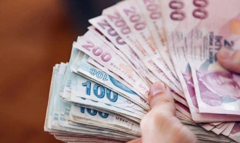 Emeklinin zamlı maaşları yatıyor! İşte tahsis numarasına göre ödeme günleri - Resim: 1